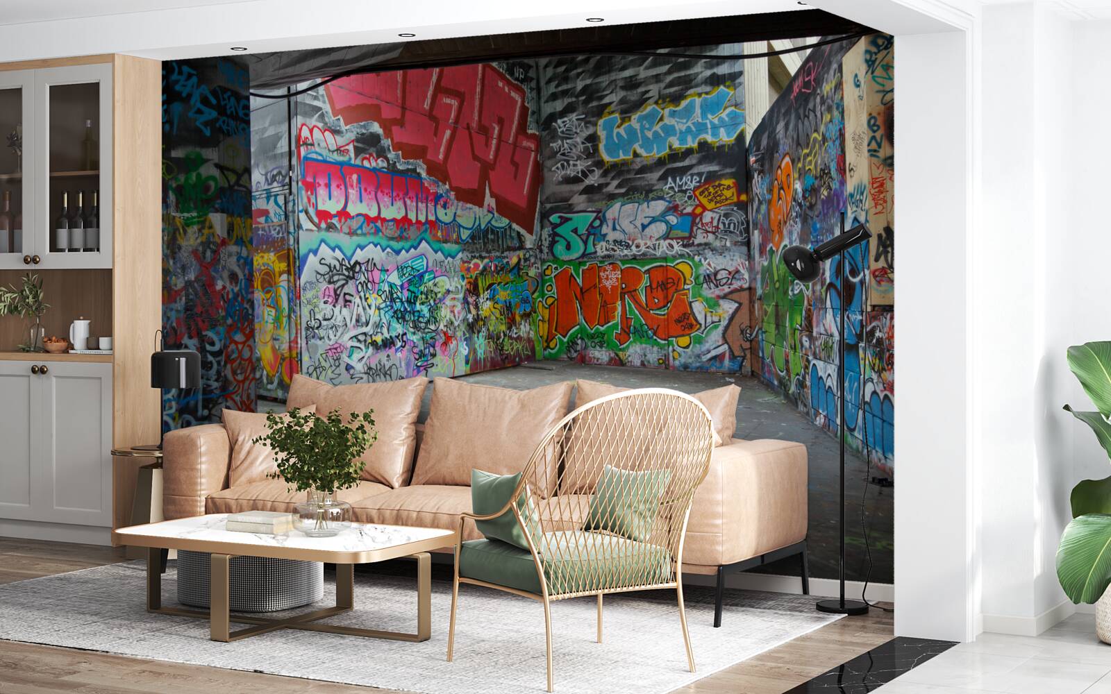 Фотошпалери стіни підземного переходу прикрашають графіті