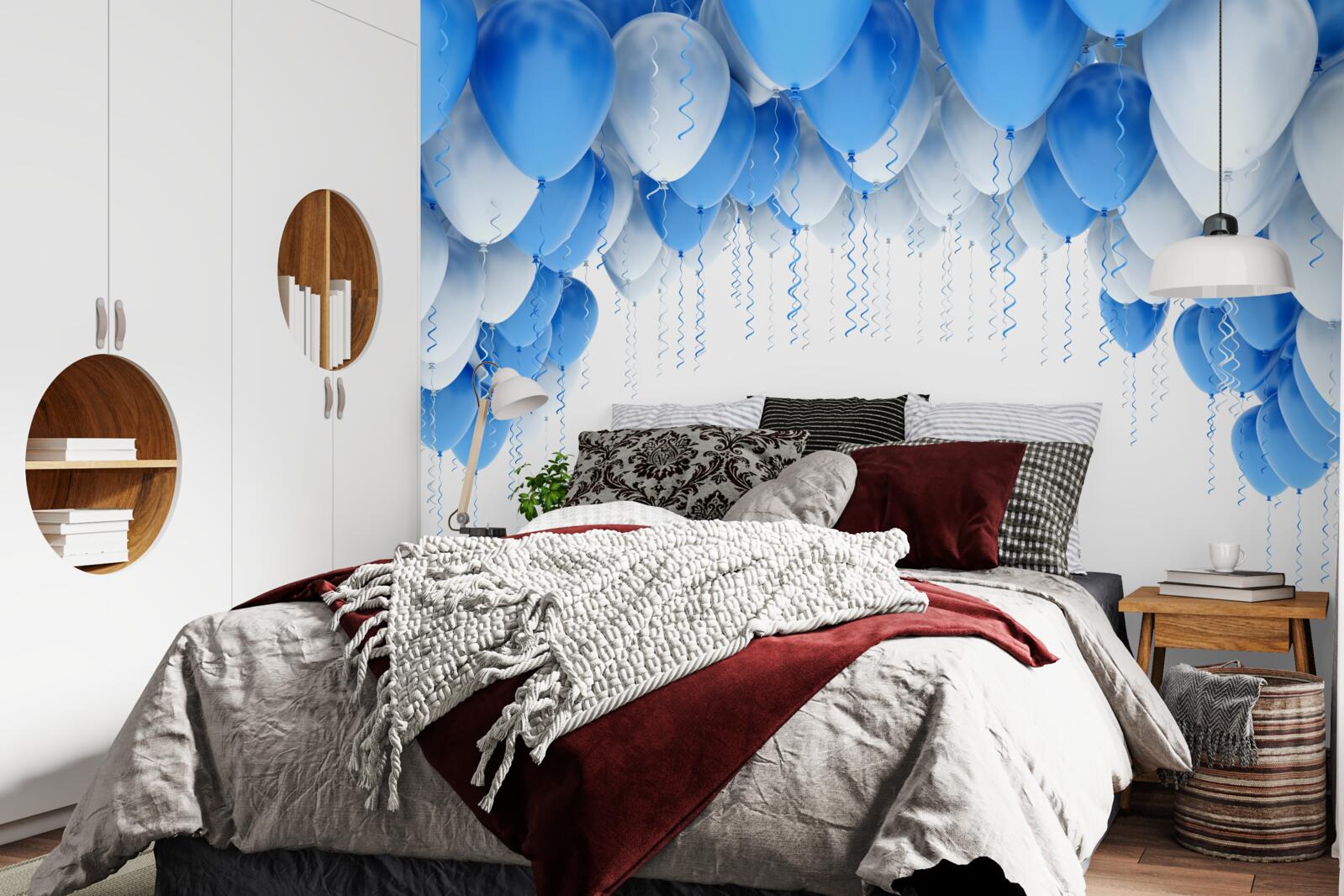 Фотошпалери біло-блакитні кульки ширяють у повітрі