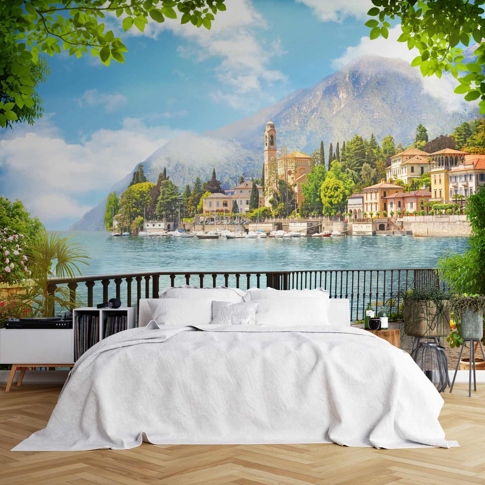 Фотошпалери набережна з панорамним видом на історичне місто та гірські пейзажі