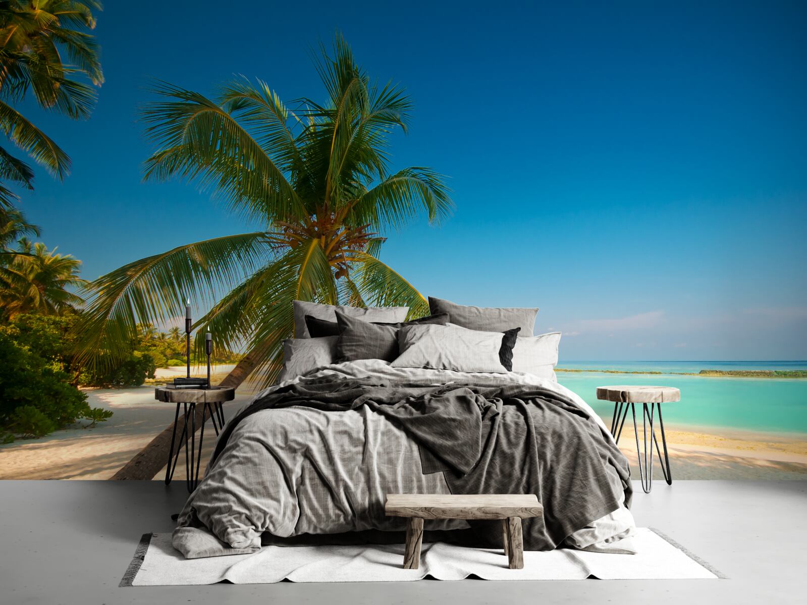 Фотошпалери гамак, розтягнутий під пальмою на тропічному узбережжі