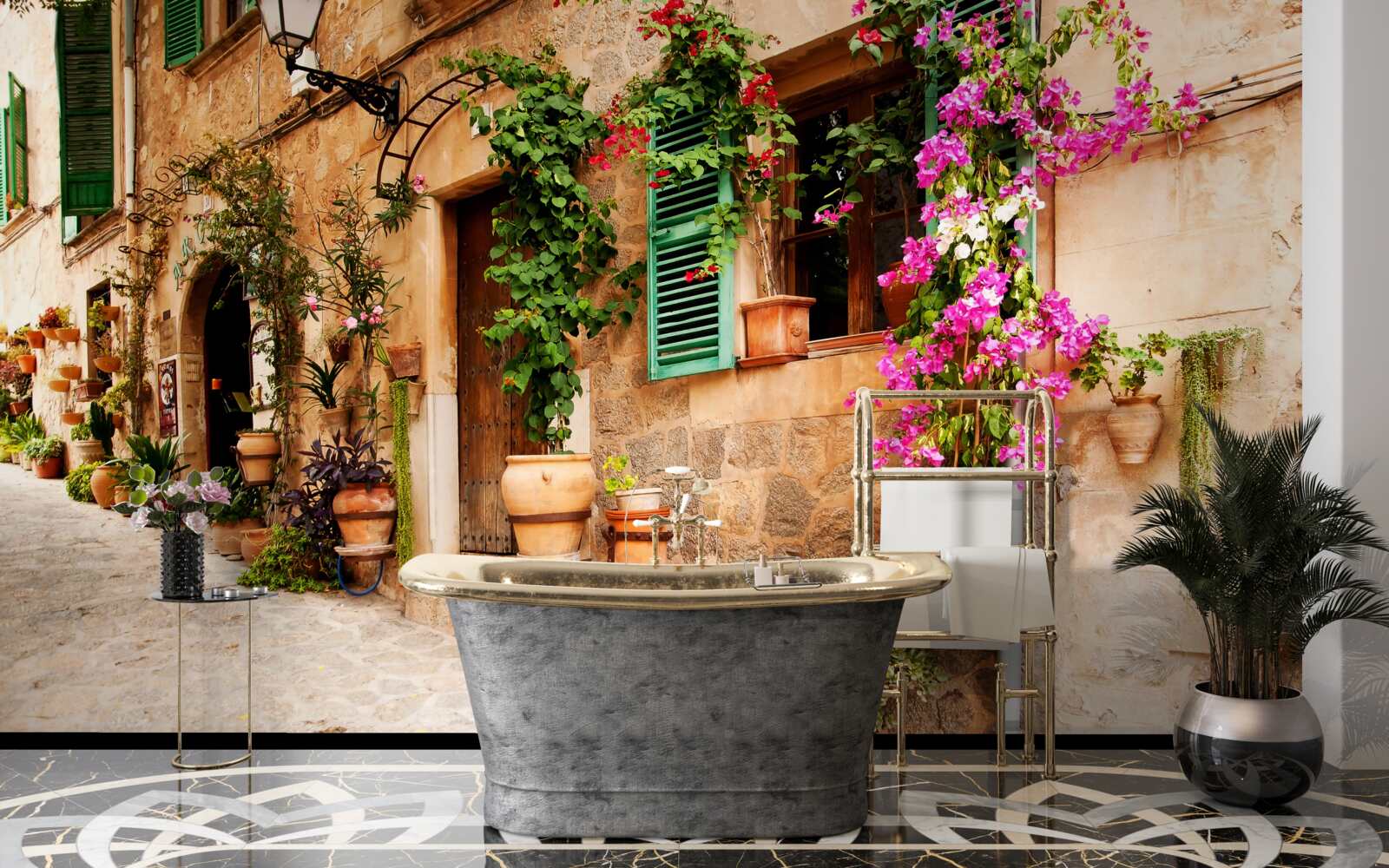 Фотошпалери старовинна похила вулиця, прикрашена квітами