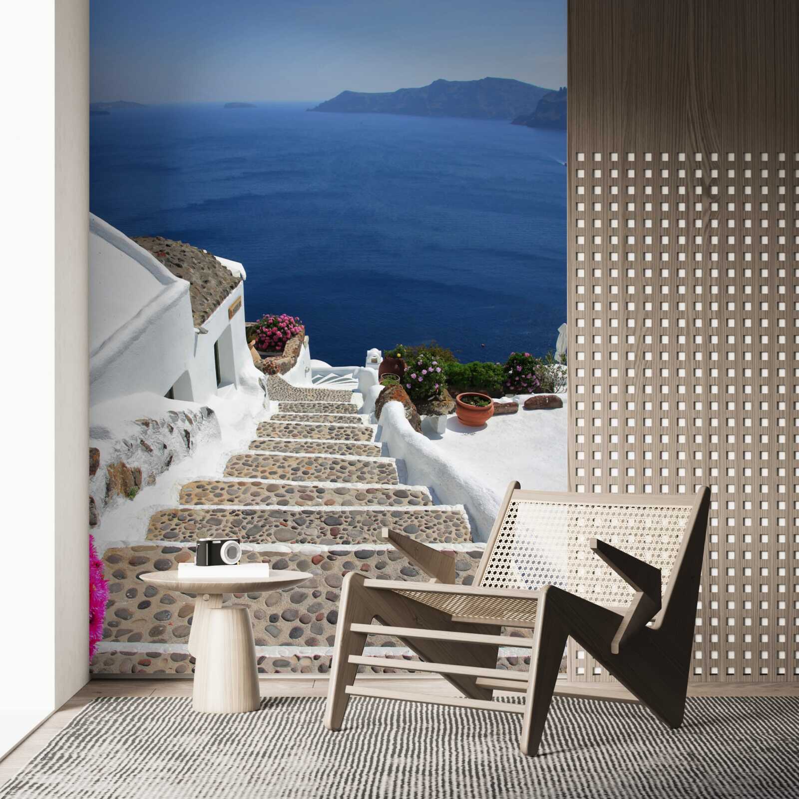 Фотошпалери сходи, що ведуть до моря та набережної в греції