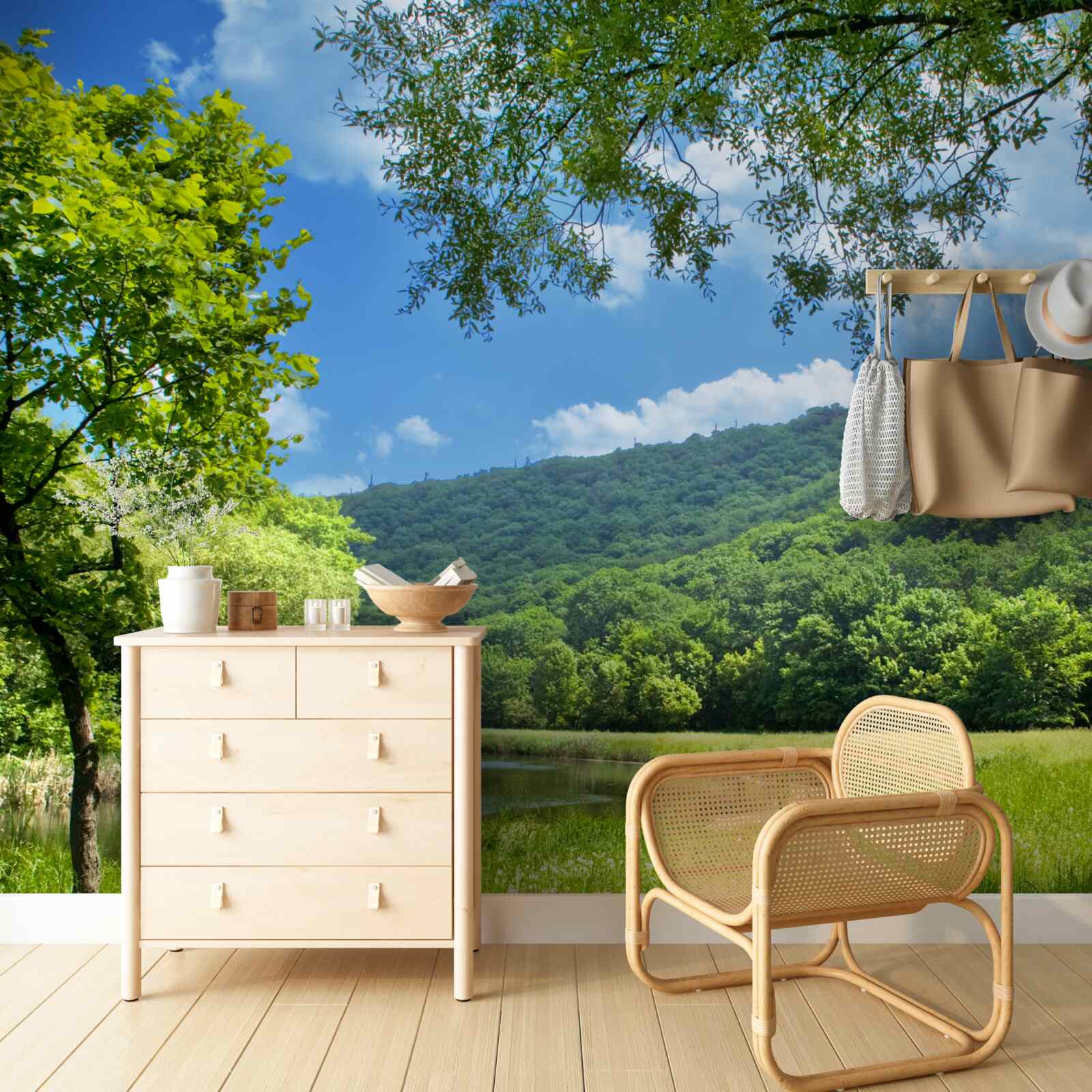 Фотошпалери сонячний, яскравий день на зеленій галявині в лісі