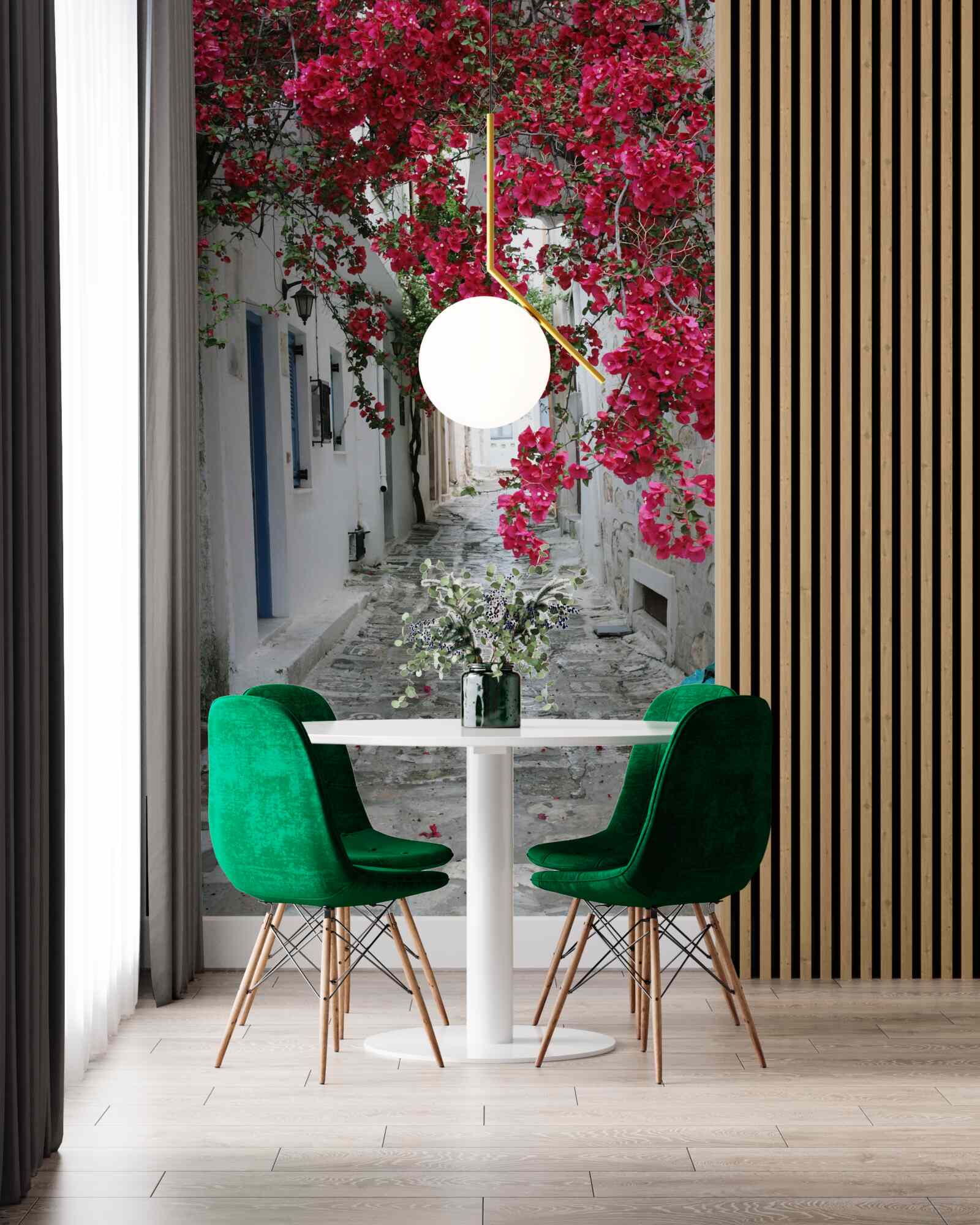 Фотошпалери пишні кущі нависають над вуличними стінами