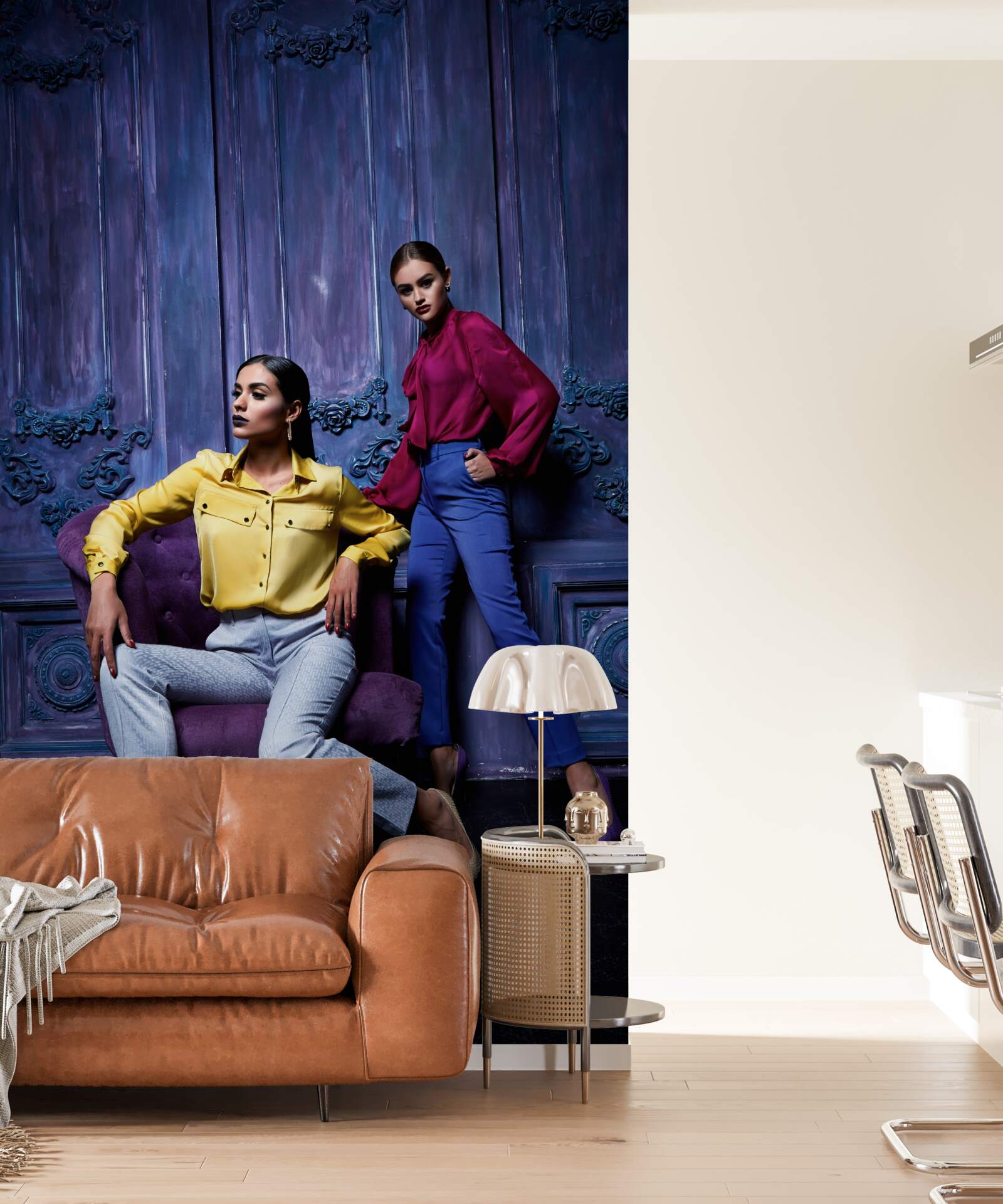 Фотошпалери дівчата на високих підборах фотографуються біля стародавнього муру