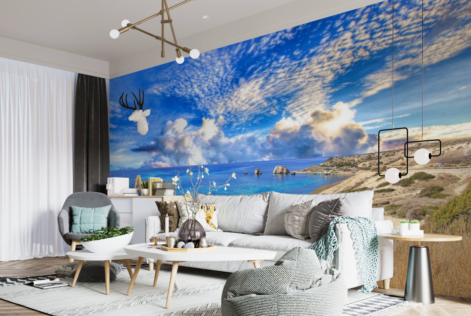 Фотошпалери перисті хмари на горизонті на межі між сушею та океаном