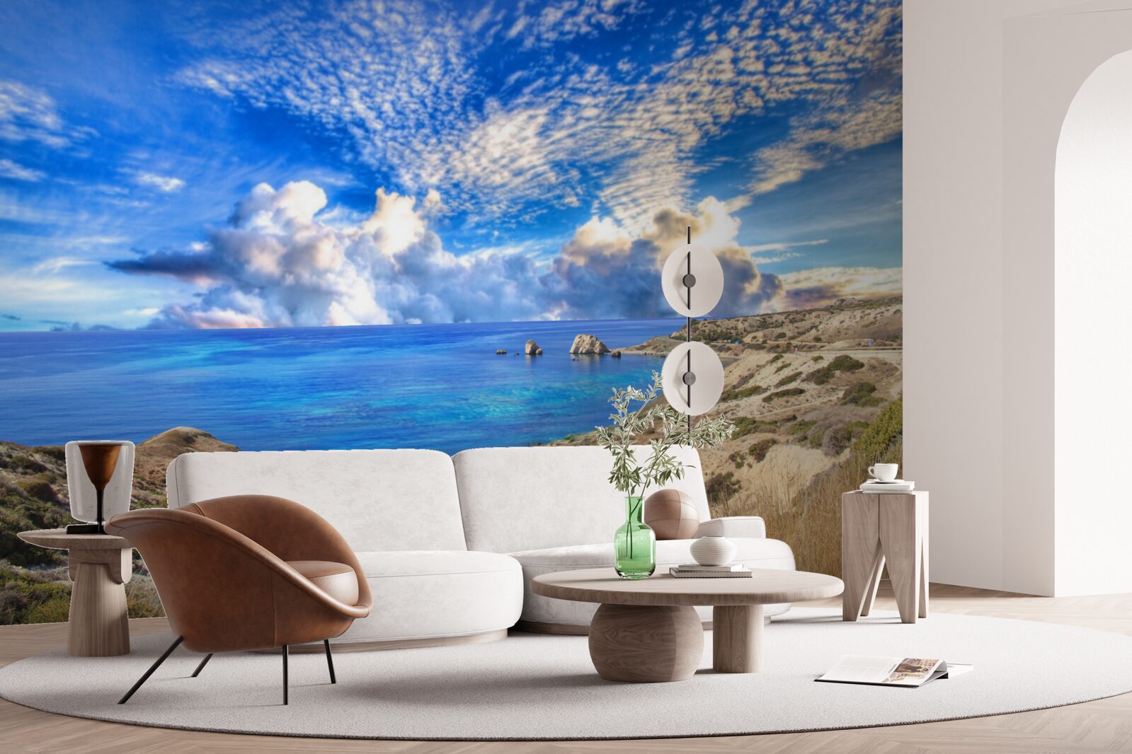 Фотошпалери перисті хмари на горизонті на межі між сушею та океаном