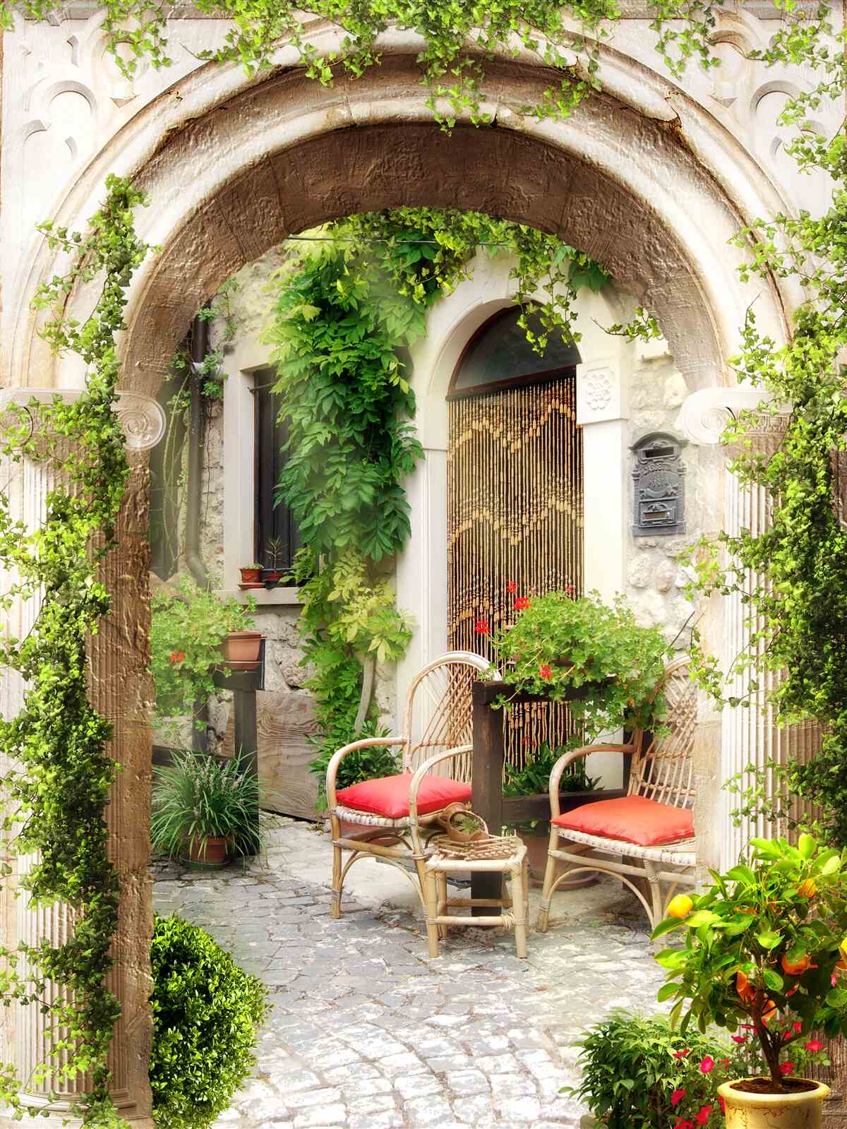 Фотошпалери старовинний дворик в історичній частині міста