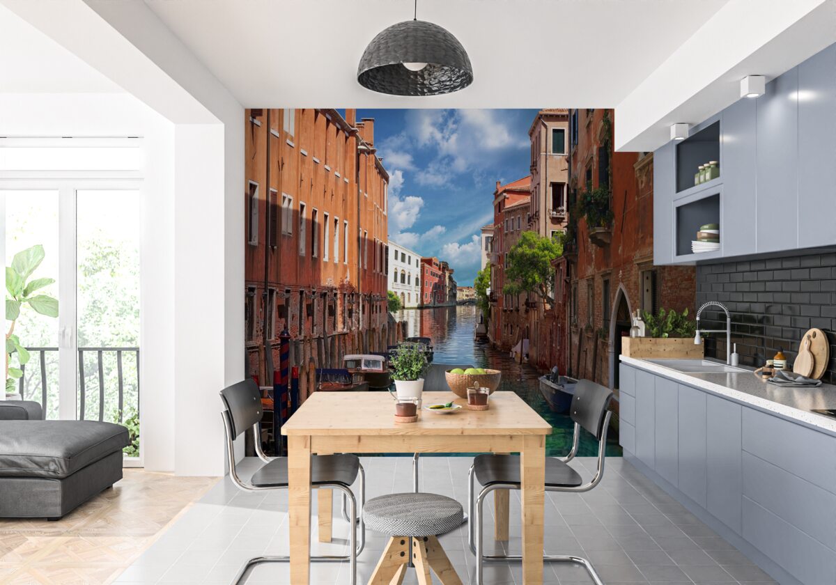 Фотошпалери вузький прохід між будинками у венеції