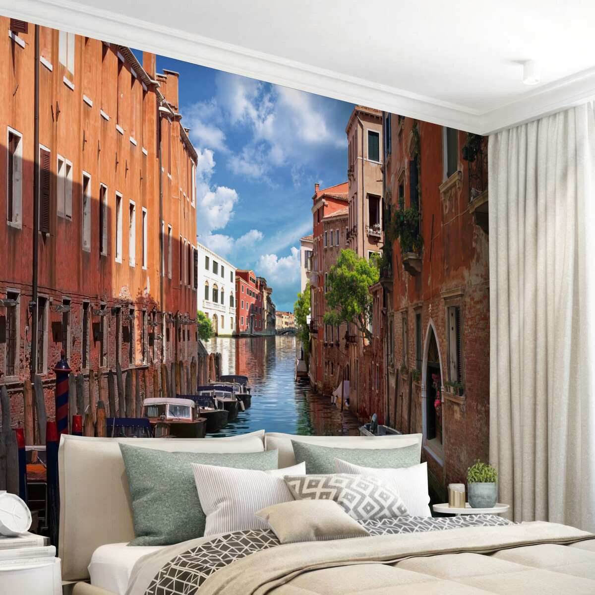 Фотошпалери вузький прохід між будинками у венеції
