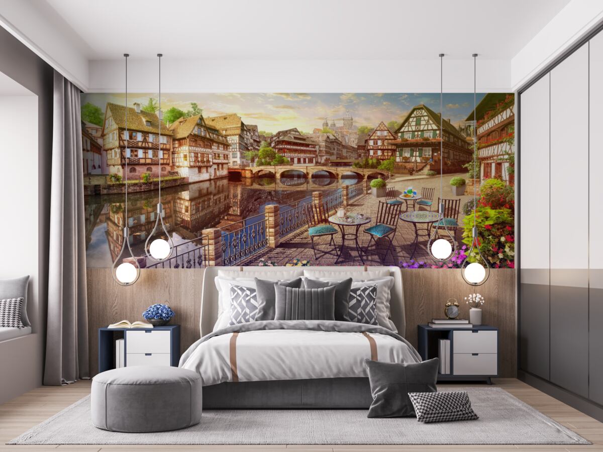 Фотошпалери столики біля води в історичній частині міста