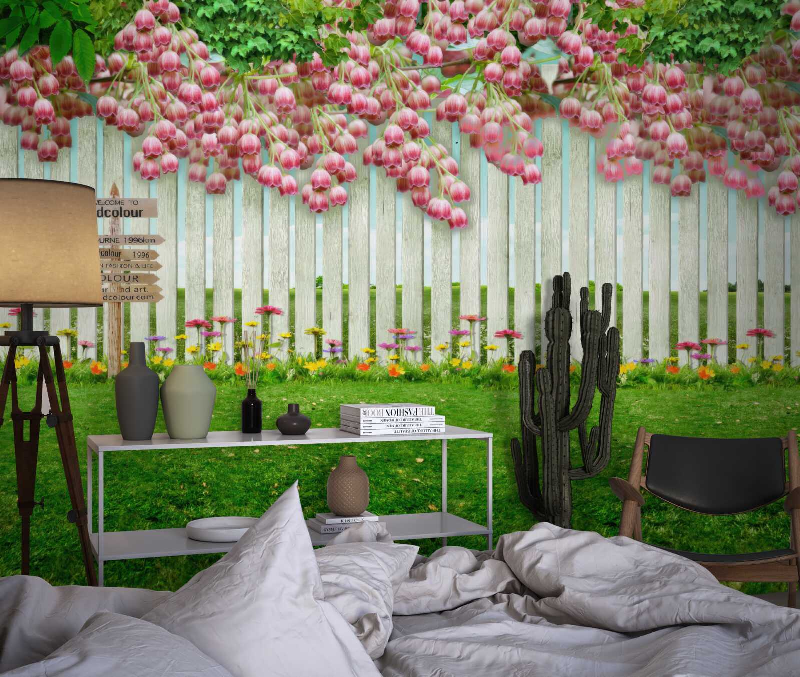 Фотошпалери рожеві квіти каскадом падають через білий паркан