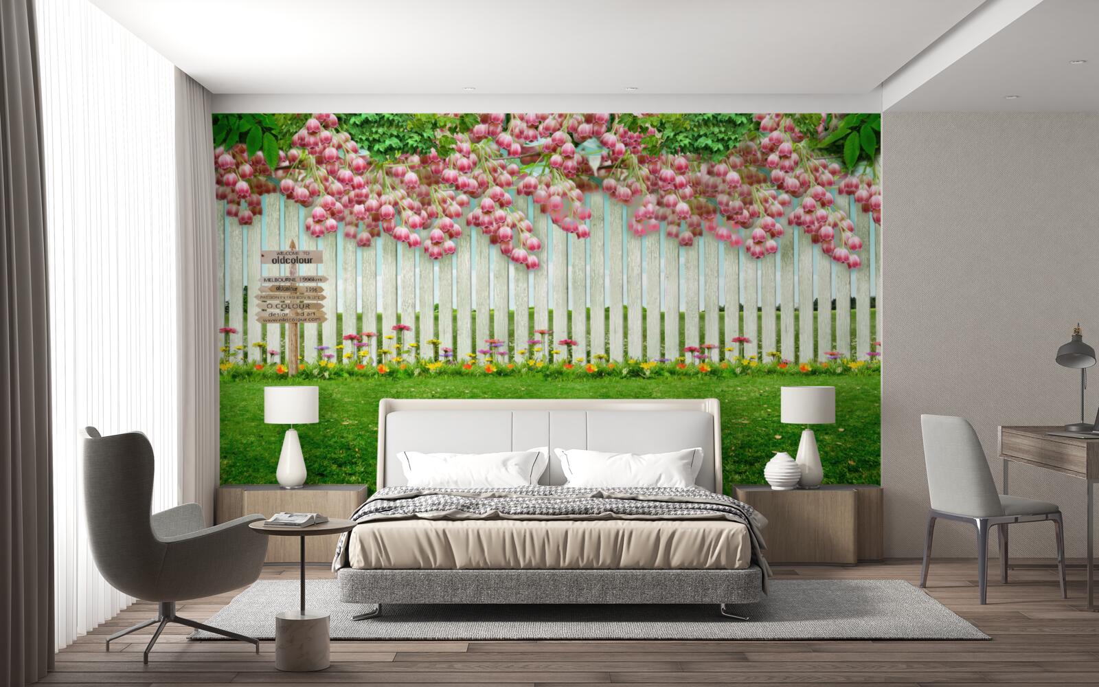 Фотошпалери рожеві квіти каскадом падають через білий паркан