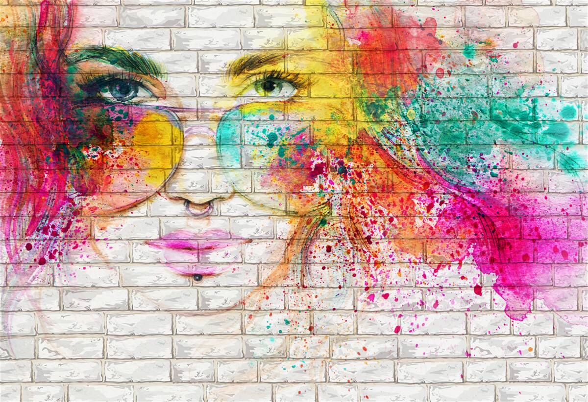 Фотошпалери зображення дівчини в окулярах на білосніжній цегляній стіні