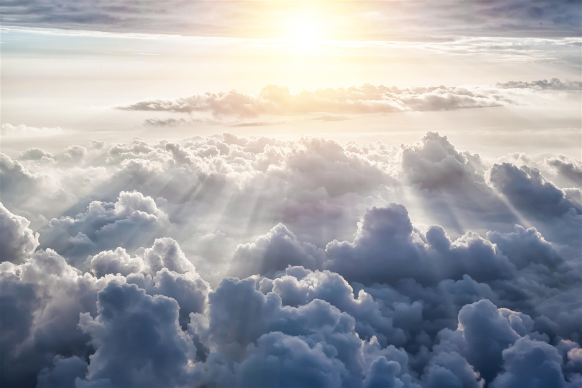 Фотошпалери Світло було високо над пишними хмарами