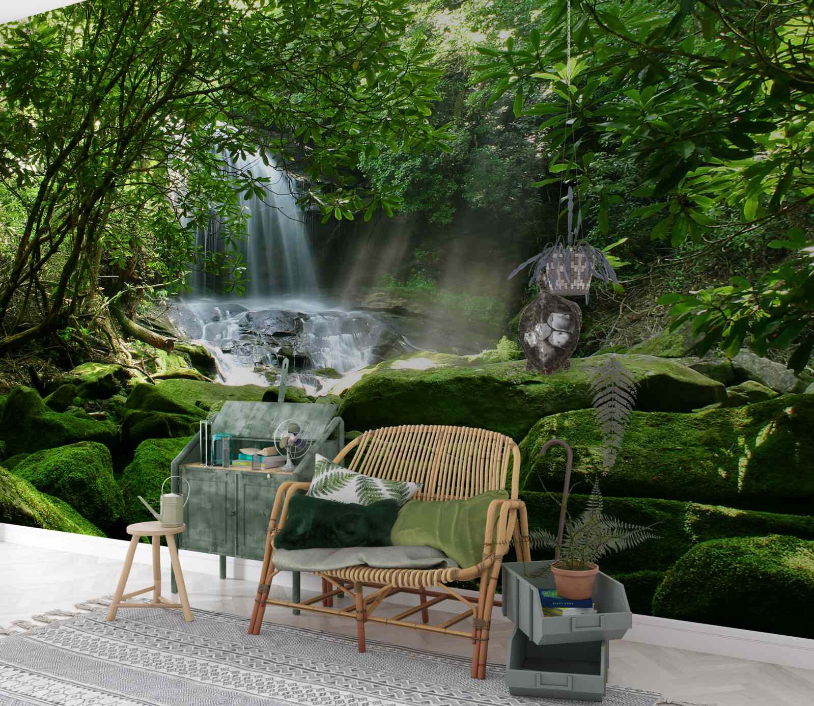 Фотошпалери водоспад в оточенні пишної зелені та дерев