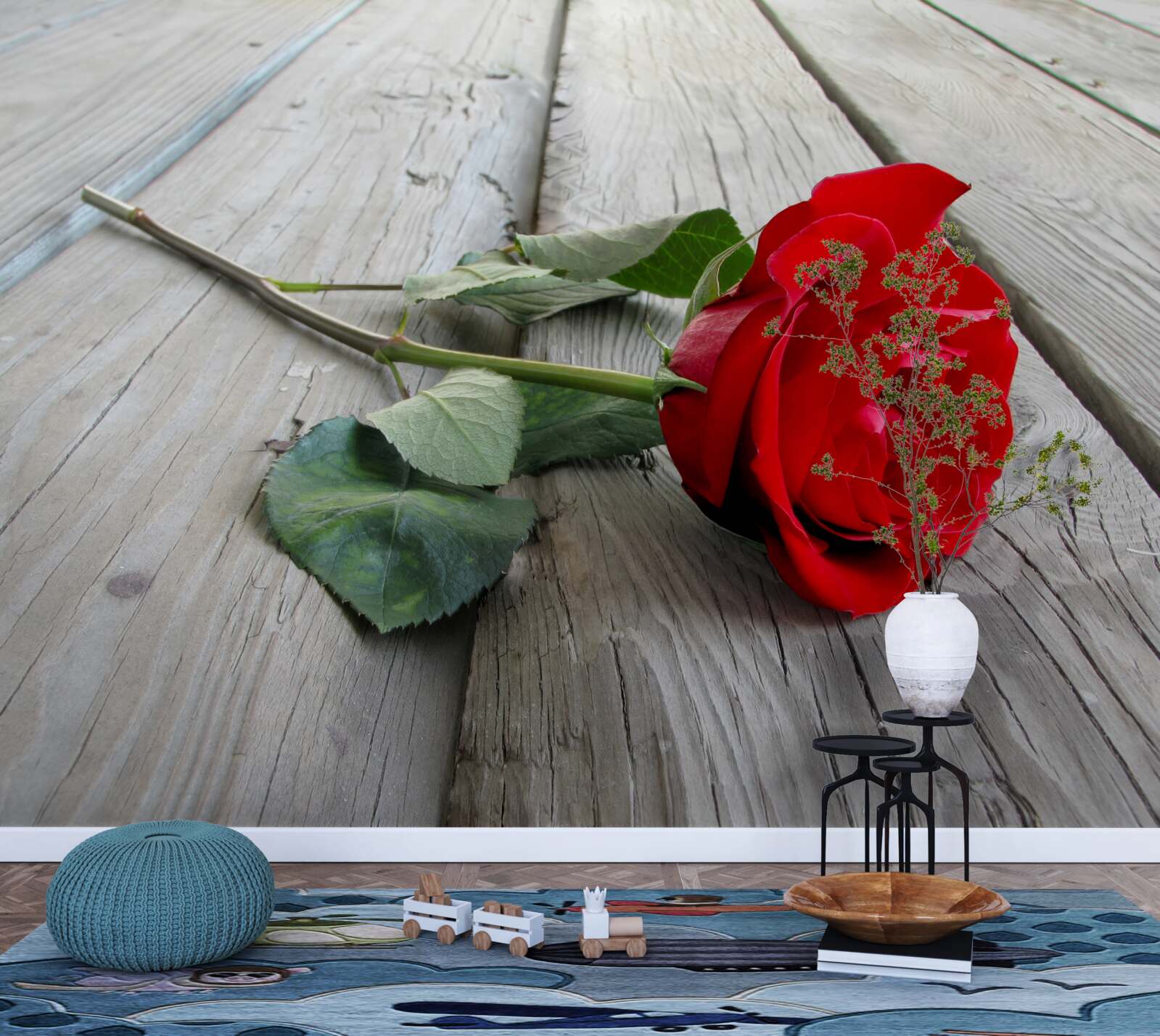 Фотошпалери червона квітка на дерев'яній поверхні