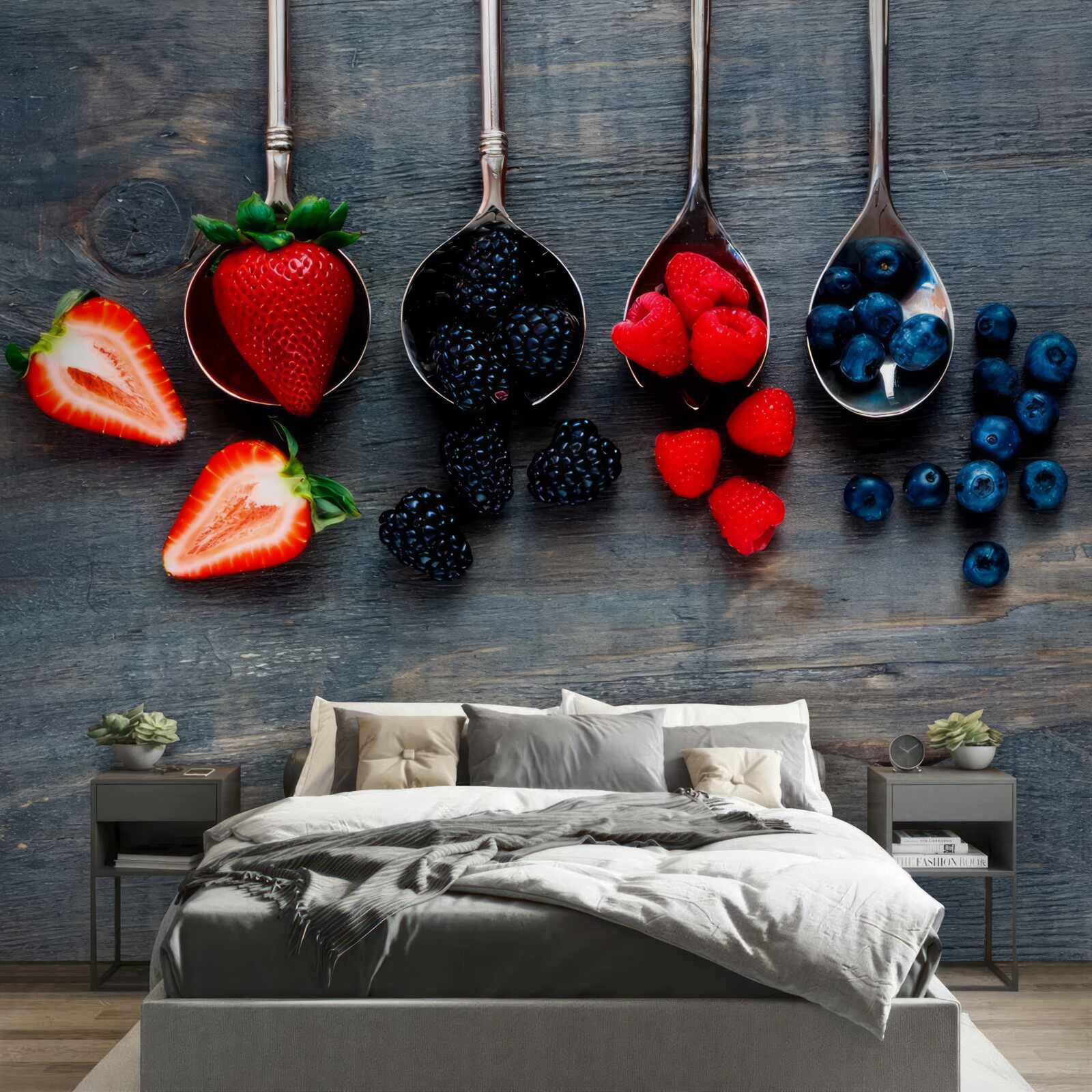 Фотошпалери Ложки, наповнені ягодами