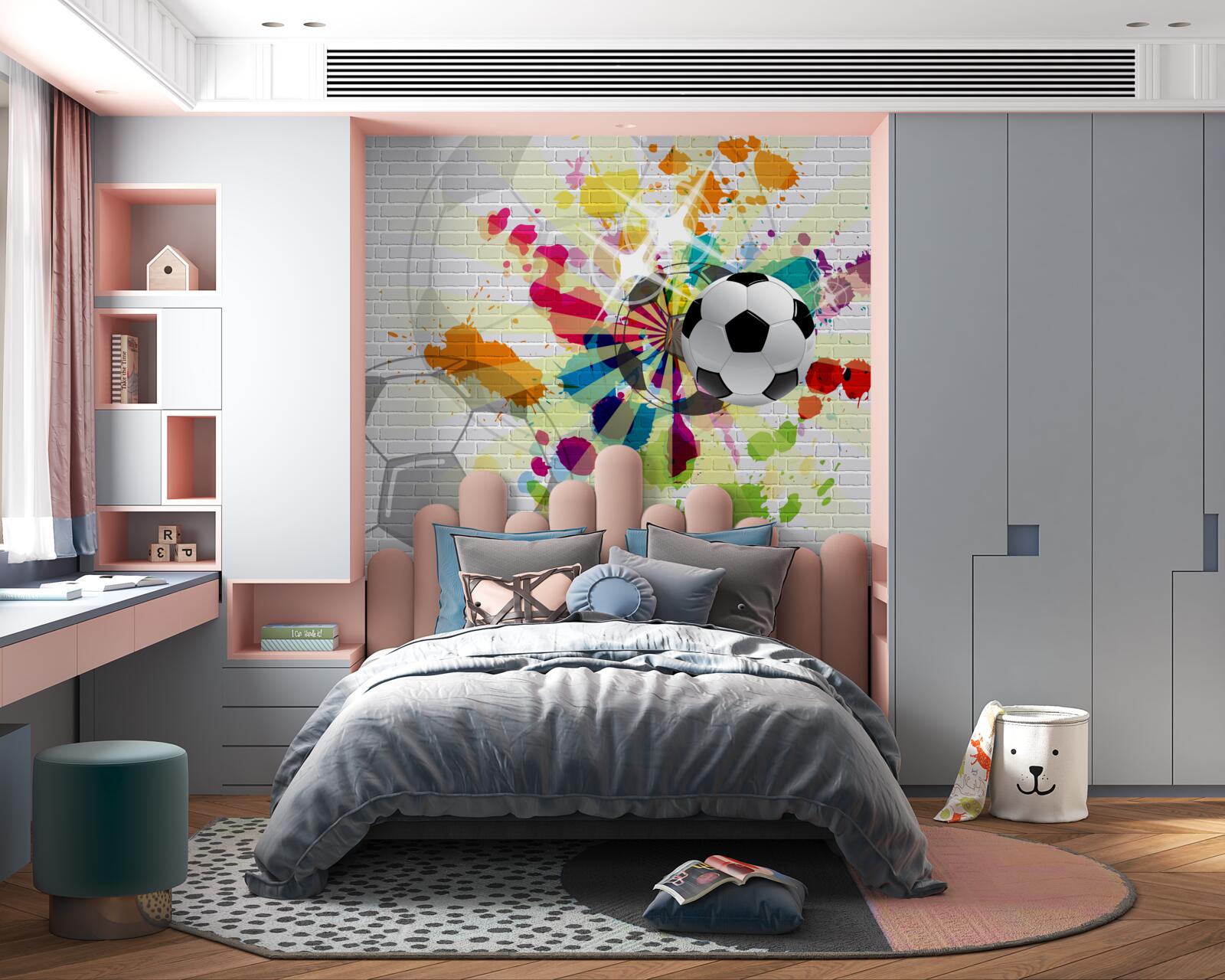 Фотошпалери на стіні висить зображення футбольного м'яча у квітах